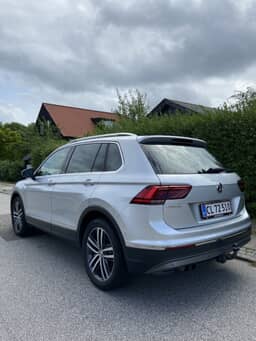 VOLKSWAGEN 
                TIGUAN Thumbnail 4